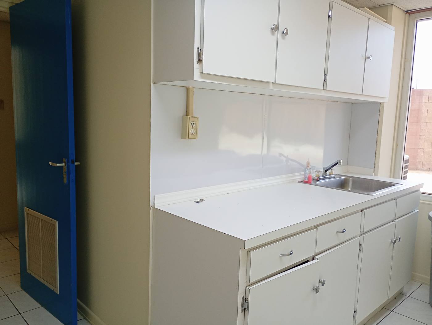 Lab prep kitchenette