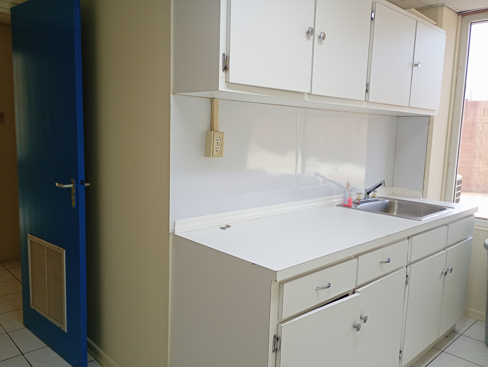 Lab prep kitchenette