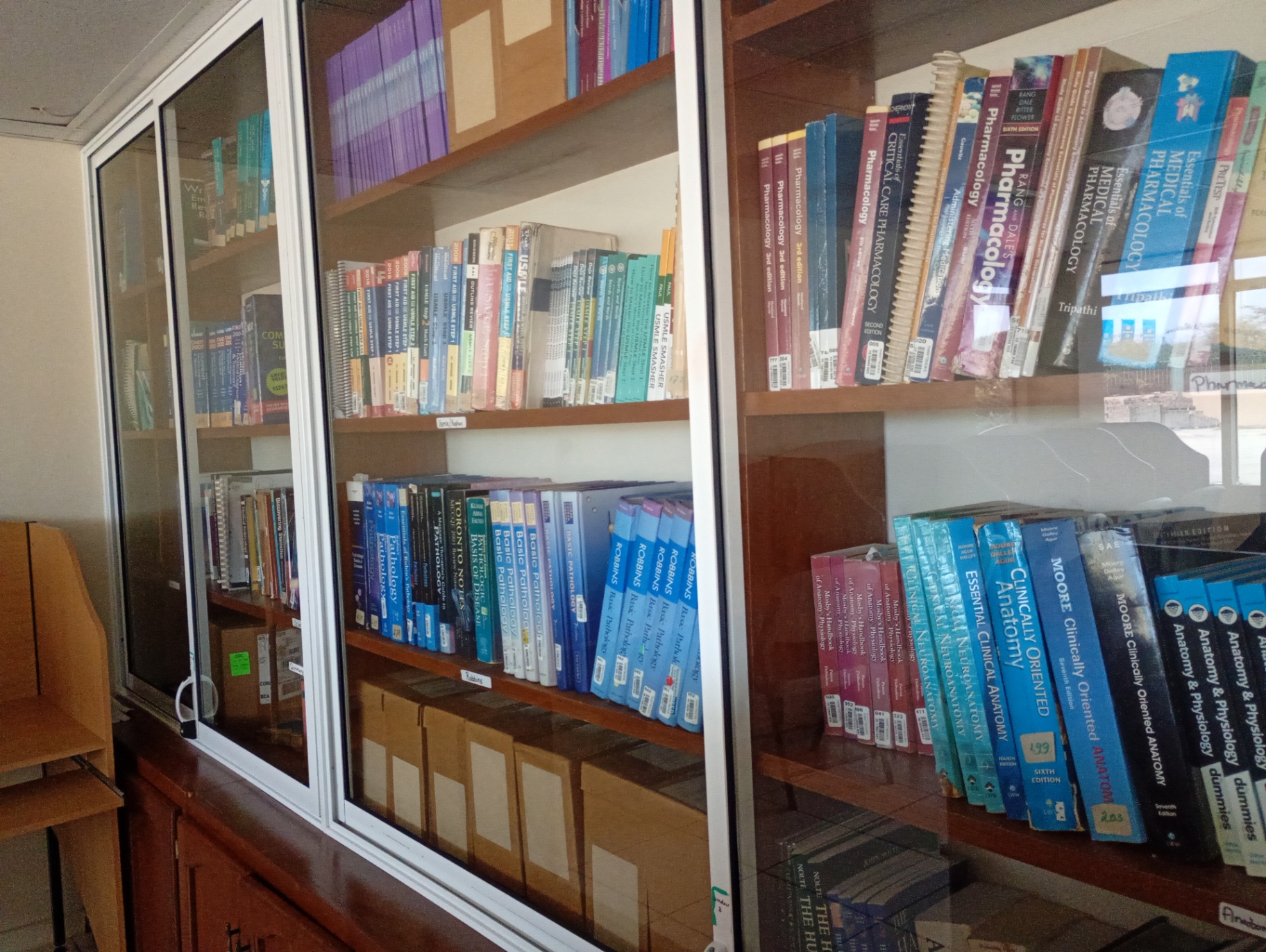 Library medical textbook collection